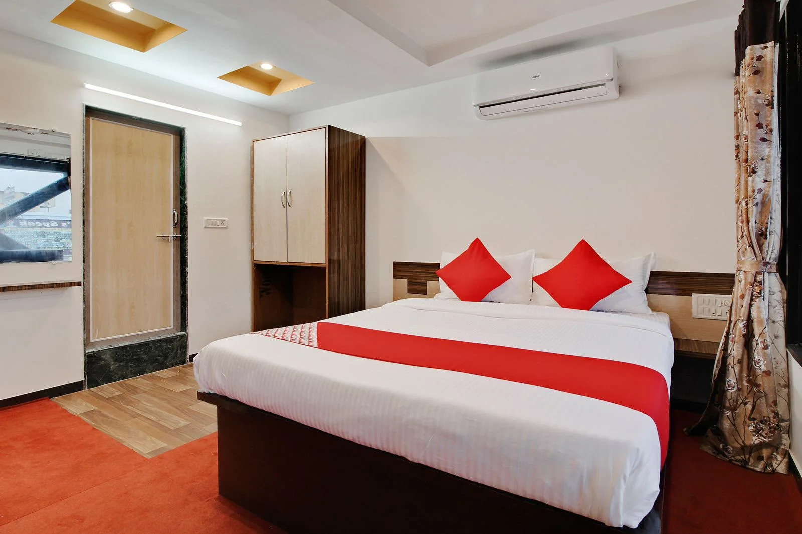 AC Deluxe Room at Hotel Sai Balaji Shirdi